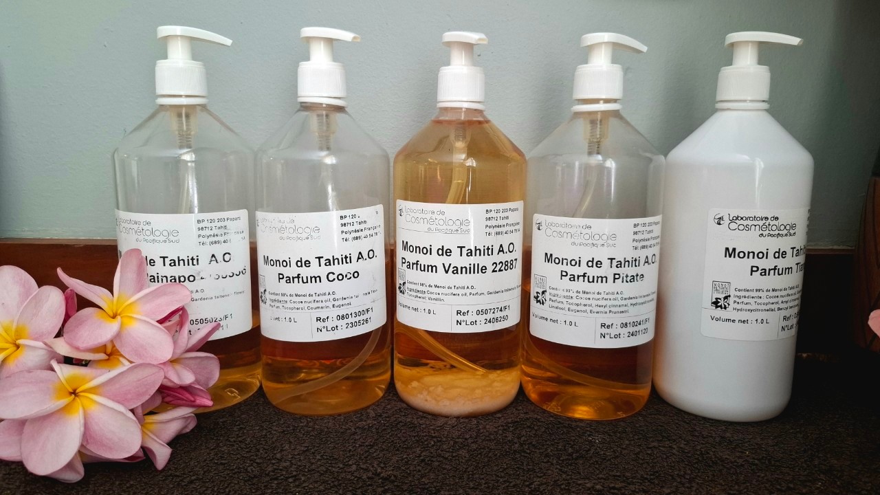 Huile de Monoi de Tahiti A.O utilisée pour les massages à Bora Bora - parfums coco, vanille et fleur de tiaré