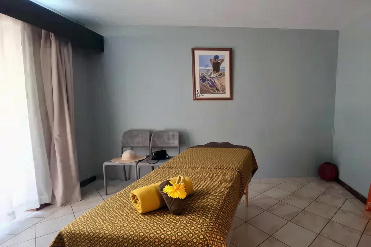 Salle de massage du salon BB Thai Massage près de la plage Matira à Bora Bora